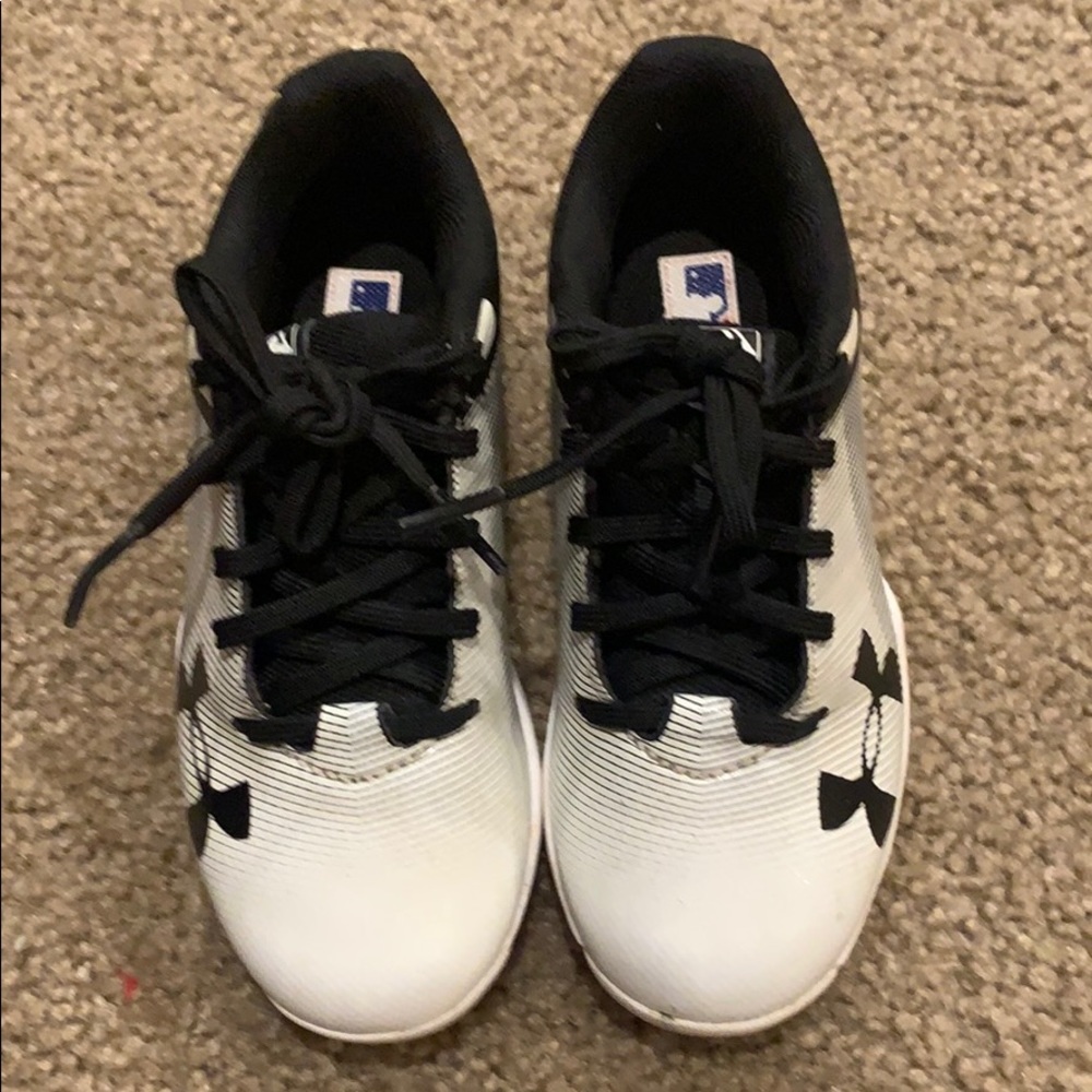 Under Armour Kids Baseball Cleats - Size 11